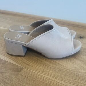 Eileen Fisher Women's Rome Beige Block Heel Mules